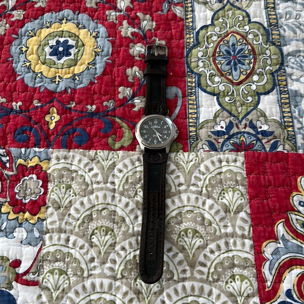 Timex Expedition - watch - needs battery
